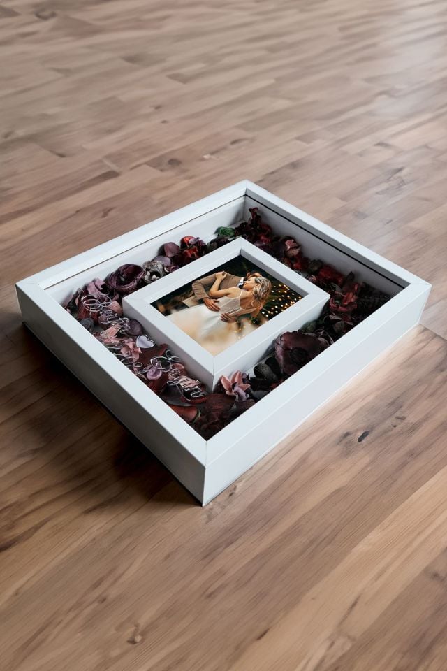 Çerçeve 30X35 Fotoğraf Bölümlü Tasarım Gül Kutusu Anı Çerçevesi BEYAZ