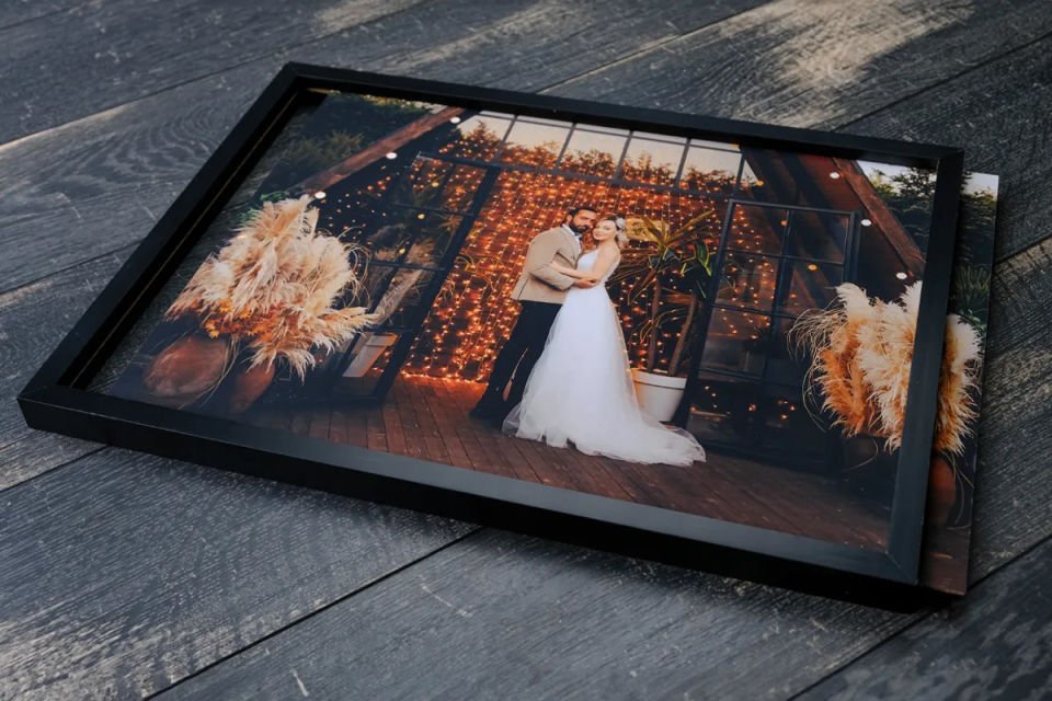 40x55 Lüks Ahşap Duvar Çerçevesi (Kişiye Özel Fotoğraflı)