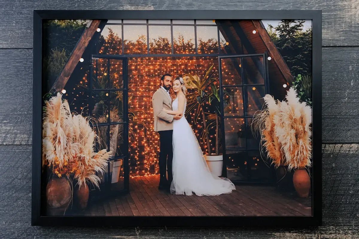 40x55 Lüks Ahşap Duvar Çerçevesi (Kişiye Özel Fotoğraflı)