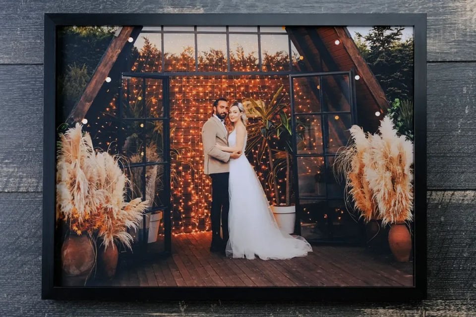 40x55 Lüks Ahşap Duvar Çerçevesi (Kişiye Özel Fotoğraflı)