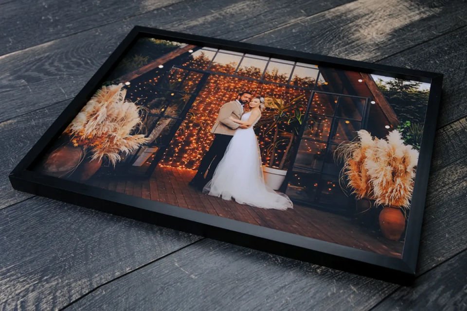 40x55 Lüks Ahşap Duvar Çerçevesi (Kişiye Özel Fotoğraflı)