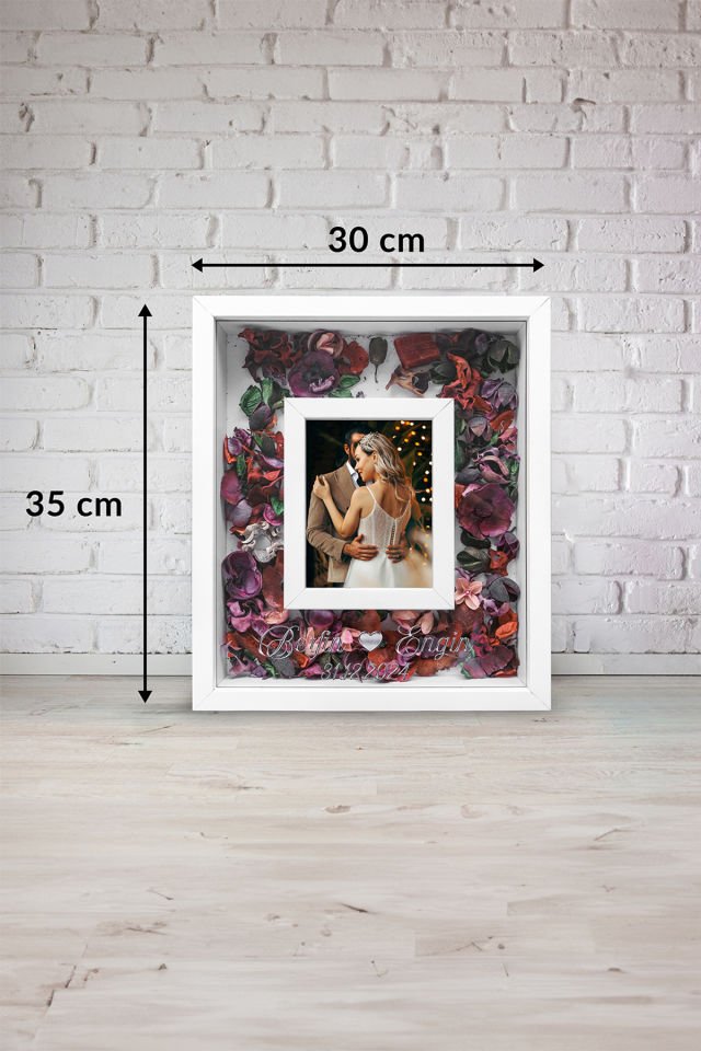 Çerçeve 30X35 Fotoğraf Bölümlü Tasarım Gül Kutusu Anı Çerçevesi (Kişiye Özel Fotoğraflı) Beyaz